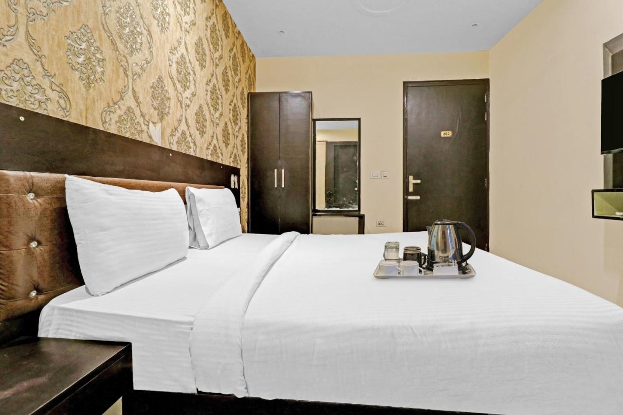 ניו דלהי Oyo 23368 Boutique Hotel Paragon מראה חיצוני תמונה