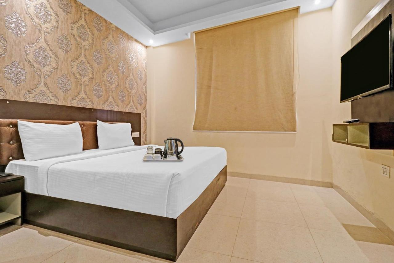 ניו דלהי Oyo 23368 Boutique Hotel Paragon מראה חיצוני תמונה