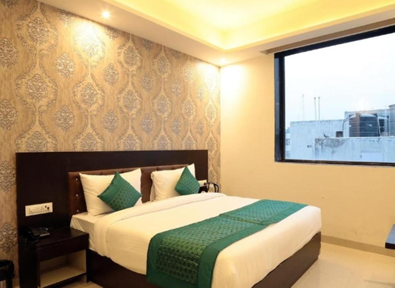 ניו דלהי Oyo 23368 Boutique Hotel Paragon מראה חיצוני תמונה